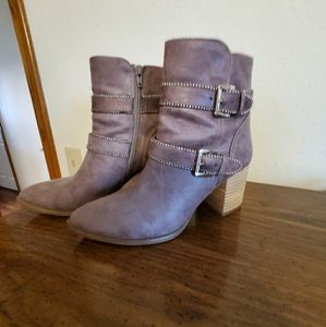Report Women's Boots-SOLD